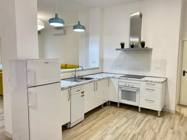 Flamenca Triana - Apartamento Wifi Con 2 Dormitorios 2 Sofas Camas 2 Banos Севілья Екстер'єр фото